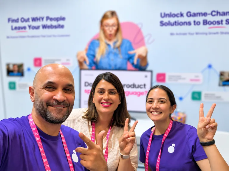 DLYTE team together at a trade show